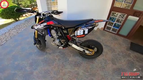 从裙子到骑行服，机车女孩换了装备上了赛道，才是展现车技的开始