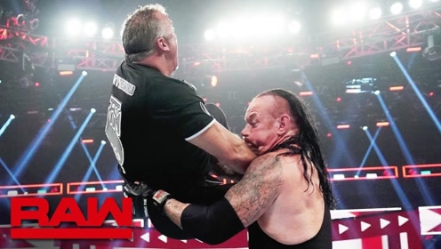 raw1361期: 罗门伦斯遭双人包夹 丧钟响起葬爷现身解围