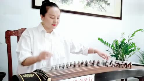 古筝谱我和我的祖国:古筝版很好听,小姐姐很漂亮