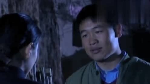 阿霞:阿霞要给三小介绍对象,不料被三小拒绝了,阿霞无言以对