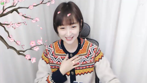 梁红11月3日晚上的直播,又播了4个多小时,和其他主播互动唱歌