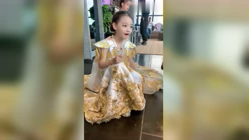 一直以为焱娃娃很高冷,没想到穿上礼服这么帅气,有钱真任性!