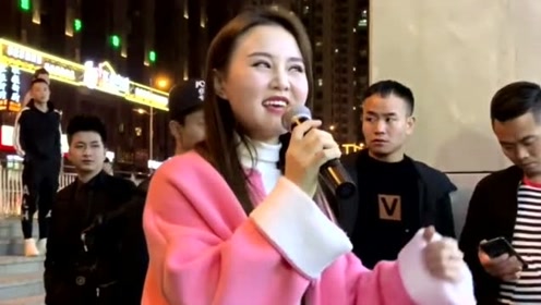 网红二小姐实力演唱,一首《爱拼才会赢》真好听,这嗓音真甜!