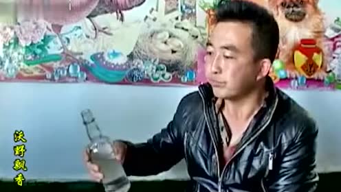 《沃野飘香》小伙蹭饭吃鱼感觉味不对,三哥:要饭吃你就别嫌馊了