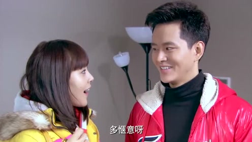 邻居也疯狂:吉祥李呈过来签订租房合同,小情侣好甜蜜