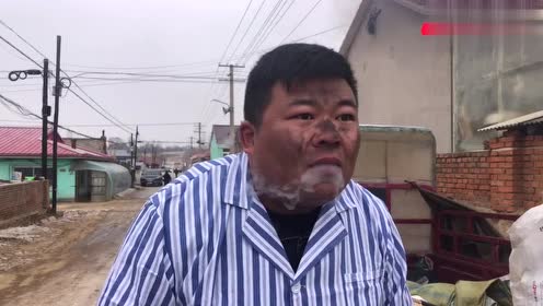 疯人院:精神病偏要跟院长蹦爆米花,崩的满脸却黑,过程太逗了