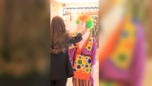 我只是爱情里的小丑，但我依然不想你哭！