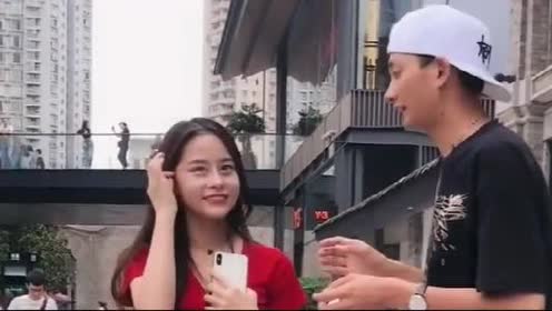 街头搭讪:追女孩遭拒绝,就这样回答!