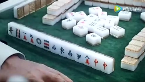 赌王的表情,小伙早已经看明白了,胡个十三幺而已嘛