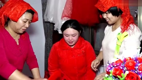 贵州一农家姑娘出嫁,这新娘干农活,生孩子非常利害