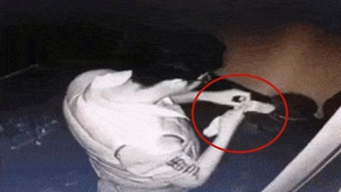 美女袜内惊现"不明液体",调查监控后,画面太恶心!