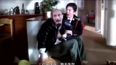 光头佬惹老婆不高兴了,居然联合小光头骗老婆,这段太搞笑了