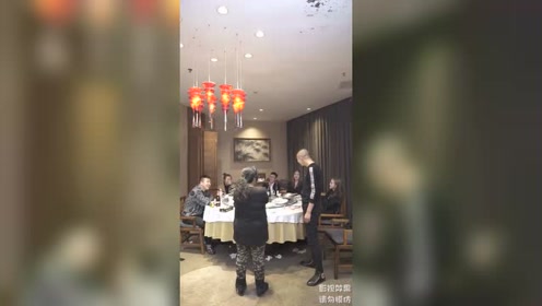 男儿本色,宏楠小伙传递正能量