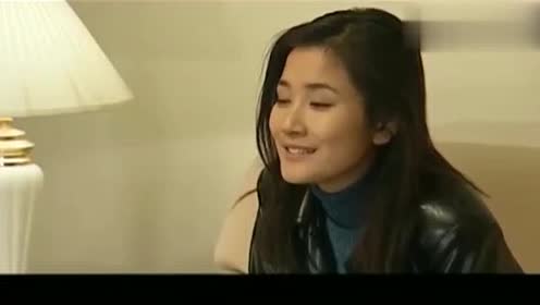 绝不放过你:美女赶人走,黑老大一句话,瞬间把她吓坏了!