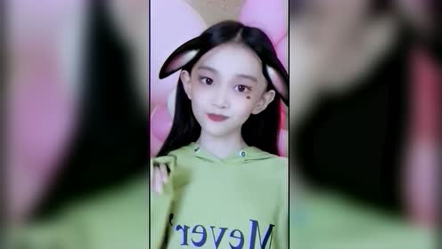 宋小睿版本的《兔子舞》,不愧是童模出身,比一般的孩子强多了