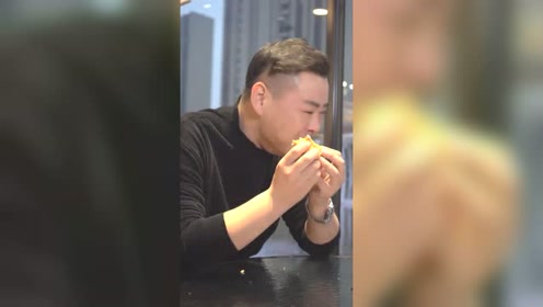回家了,刚吃饱,现在马上去村口跟那帮大妈一起嚼舌根