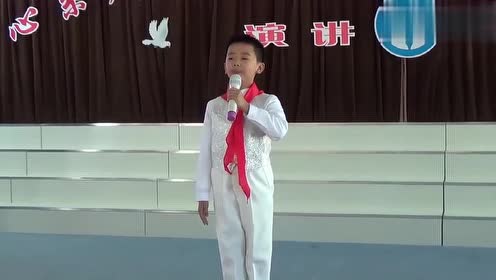 小学生竞选大队委演讲视频:男孩演讲的真不错,激情澎湃,有朝气