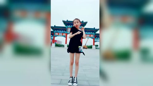 新生代小萝莉宋小睿,90后小姐姐太有压力了,长大肯定是个美女!
