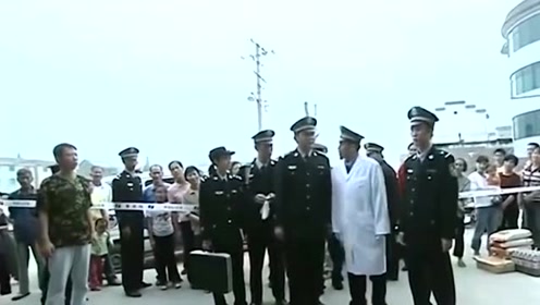 小孩到超市去打醋，喊阿姨没人应，不料进去一看小孩拔腿就跑！