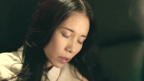 美女中了催眠术,如同一个傀儡娃娃,医生表示都是这样的!