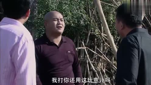 老歪脖子带人去砸葛望家,不料二狗子出面阻挡,结果真是太惨了!