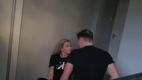 乌克兰女友假装晕倒,没想到小伙心这么大?这还能有女朋友?