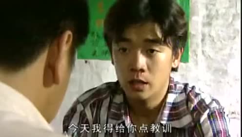 插翅难逃:旺哥当众欺负老实人,还拿刀割伤他的手!