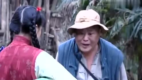王保长新篇:小鱼儿听了潘驼背的蛊惑离家出走,被三娃子扛了回来