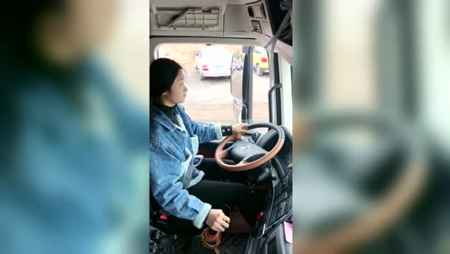 货车女司机朵朵,开车技术杠杠的,笑起来真好看