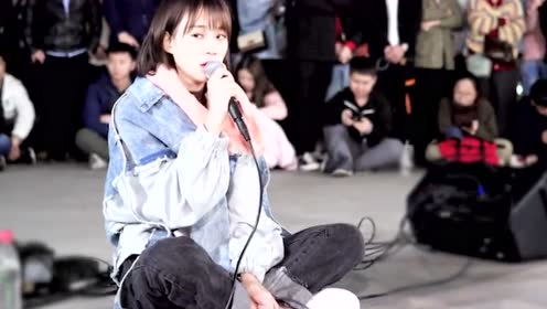 《错过的情人》,网红女歌手小阿七唱得太投入了,百听不厌