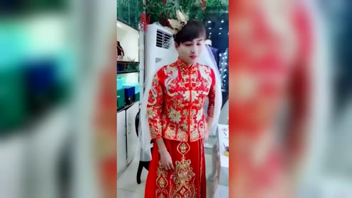 男子入赘到女方,结婚当天被逼穿上女装,看起来竟相当妩媚!