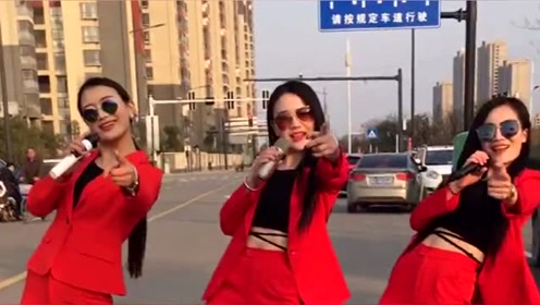 姑娘唱了一首《玛尼情歌》人美歌甜,听醉了