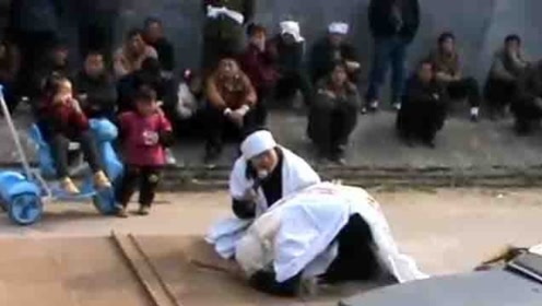农村老人办丧事哭灵,真情演绎,太感人了,看完想哭