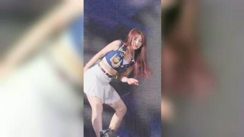 一弯腰肚子上全是赘肉,韩国女团对身材管理这么随意?