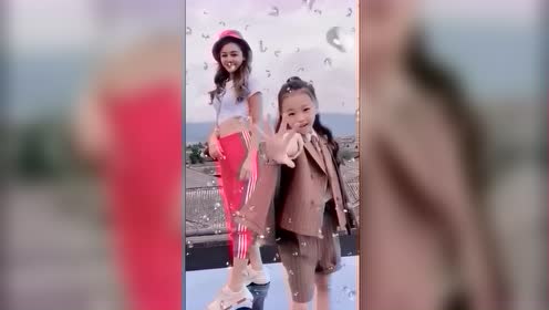 不愧是童模焱娃娃,这气质简直了,简直不要太完美!