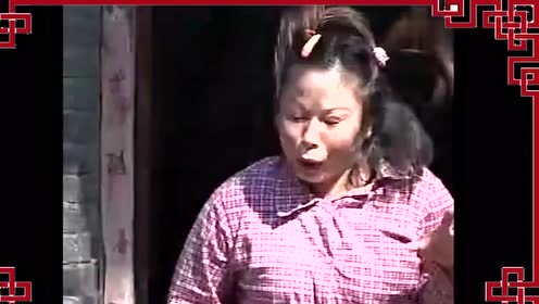 民间小调:傻妮的大娘说她妈,生她的时候没放好料,所以傻!