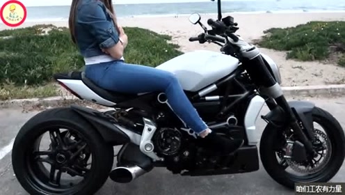 机车女孩去给杜卡迪公升级机车换了碳纤维轮毂，重量减轻了3倍