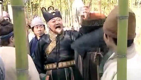 佘太君的威望太高了,见了皇帝行礼不下跪,只是身体弯