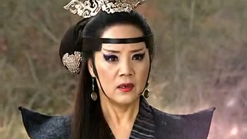 小黑兔被放在火上烤,没想到竟变成了人,老妖婆都惊呆了