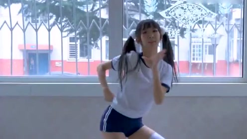 双马尾的体操服小姐姐来了,跳舞性感十足,真是好看