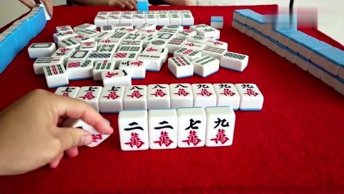 麻将:对家疯狂杠牌寻刺激,结果出张八万来点炮,小伙激动不已