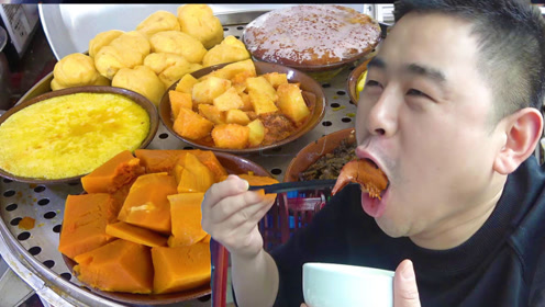 超小厨第一次去成都,朋友特色卤味招待,三人一桌吃过瘾