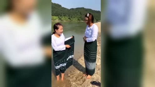 缅甸小姑娘,不系腰带的裙子,难道不怕掉下来吗?