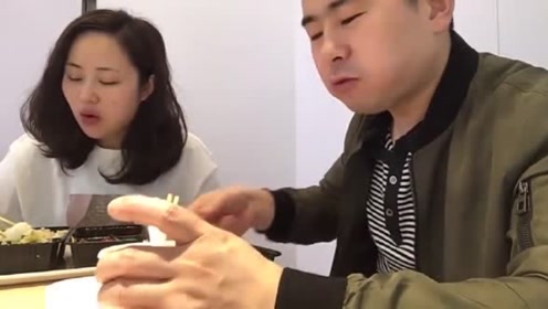 超小厨睡过头,带媳妇去下馆子,都市快餐店,好吃管饱!