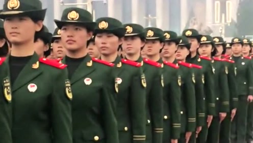 英姿飒爽,铿锵帅气,兵姐姐身姿笔直,阵仗百看不厌!