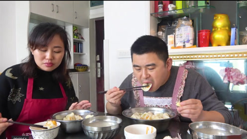 超小厨做白菜猪肉馅饺子,满满一大锅鲜香味美,夫妻两吃的真香!