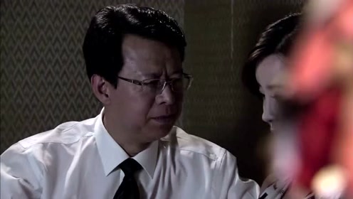 温柔的谎言:看着心绪不宁的安然,何正中一阵宽慰,却也说的很真实