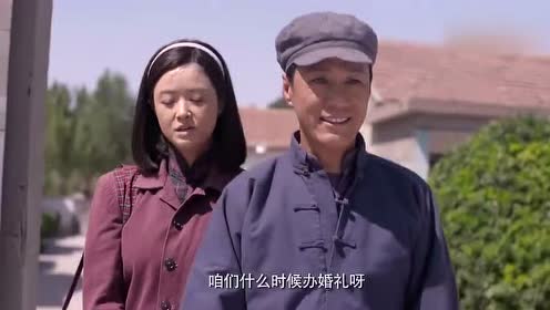 南弦给温暖披外套都这么霸道总裁,真是好暖!