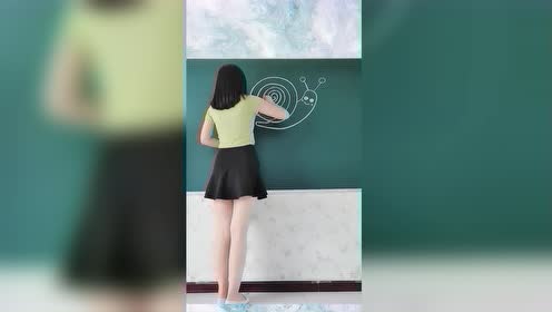 幼儿园身材很好的短裙幼师,画技真是没得说,不多看两眼感觉亏了