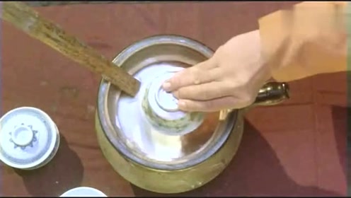 《九品芝麻官》一包糖兑一进砒霜都知道有毒,难道你比猪还蠢?